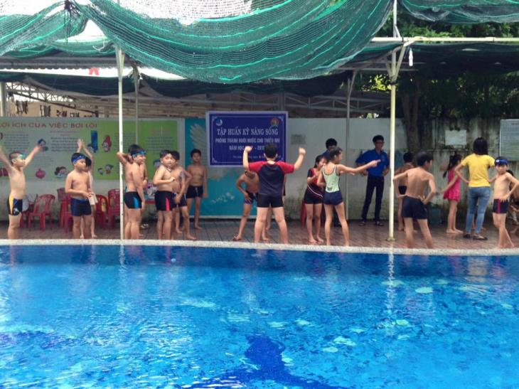 Thị trấn Tân Biên: tập huấn kỹ năng phòng tránh đuối nước cho các em học sinh.