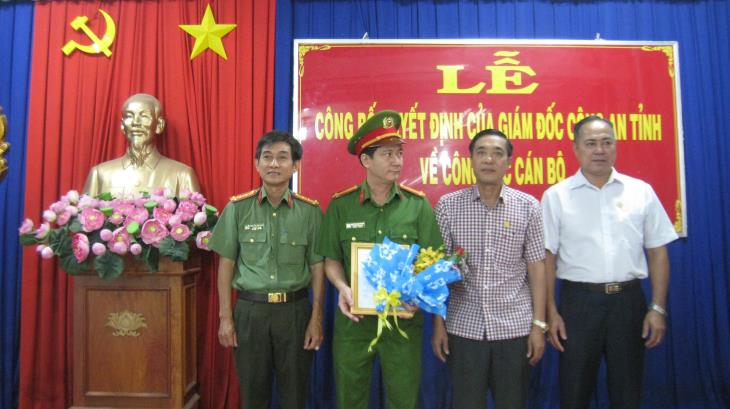 Công an tỉnh Tây Ninh Công bố quyết định điều động giữ chức vụ Phó Trưởng Công an huyện Tân Biên.