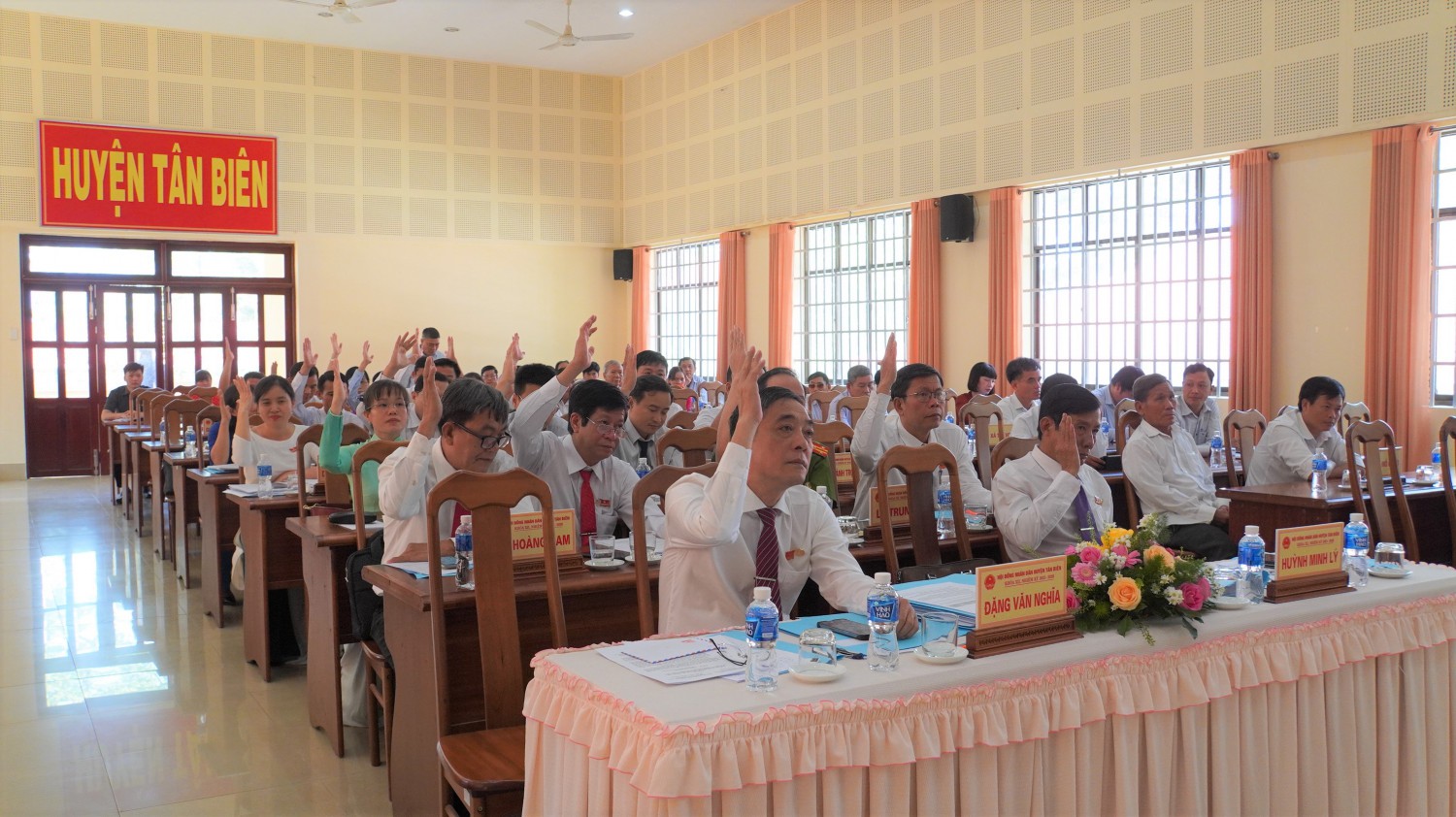HĐND huyện Tân Biên bế mạc kỳ họp lần thứ 4 khóa XII nhiệm kỳ 2021 -2026