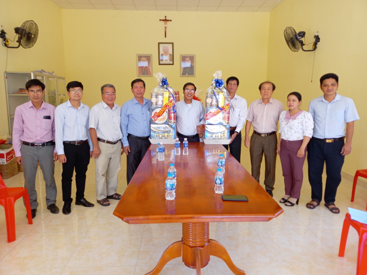 Lãnh đạo huyện Tân Biên thăm, chúc mừng giáng sinh năm 2022