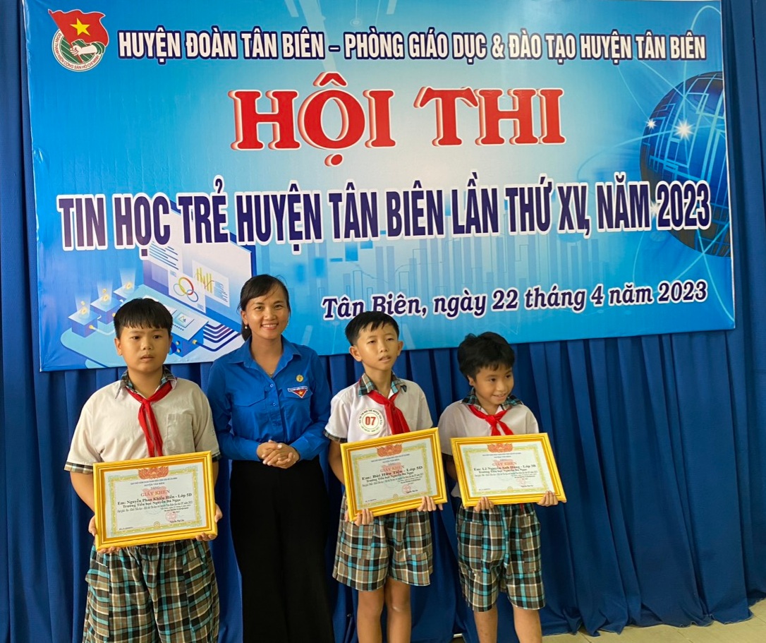 09 thí sinh đạt giải Hội thi Tin học trẻ huyện Tân Biên lần thứ XV năm 2023.