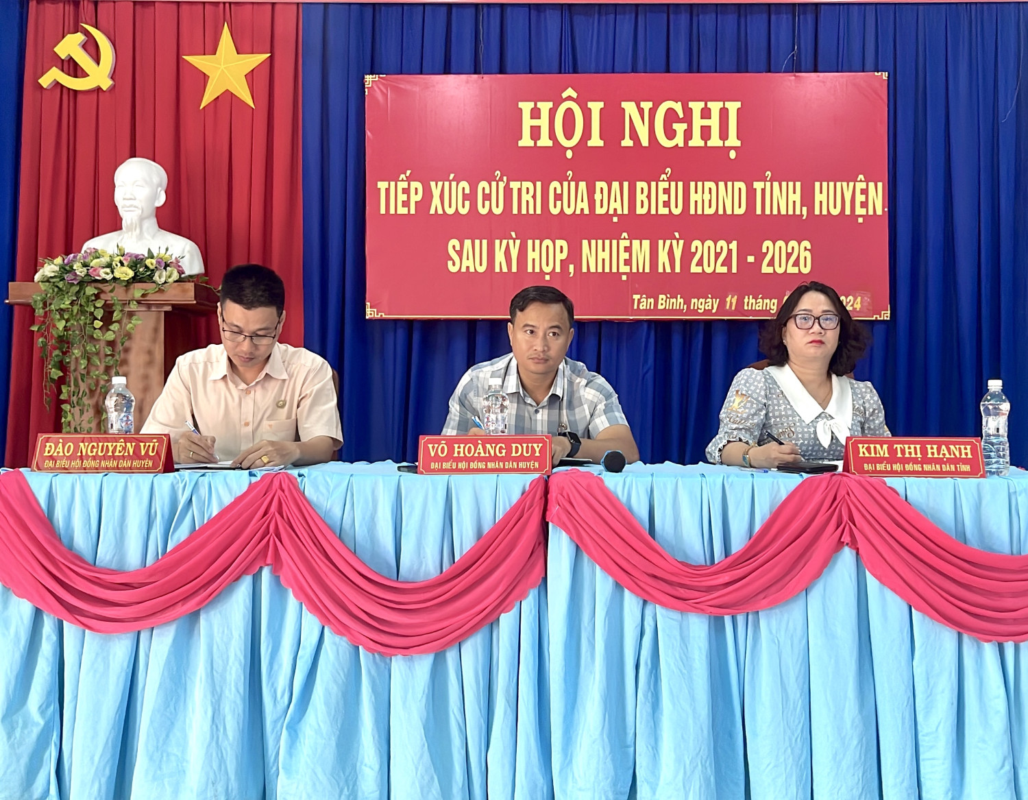 Đại biểu HĐND tỉnh, huyện TCXT xã Tân Bình (huyện Tân Biên) sau kỳ họp