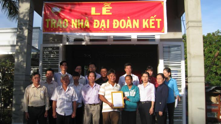 Tân Biên: Trao tặng căn nhà đại đoàn kết  cho hộ nghèo