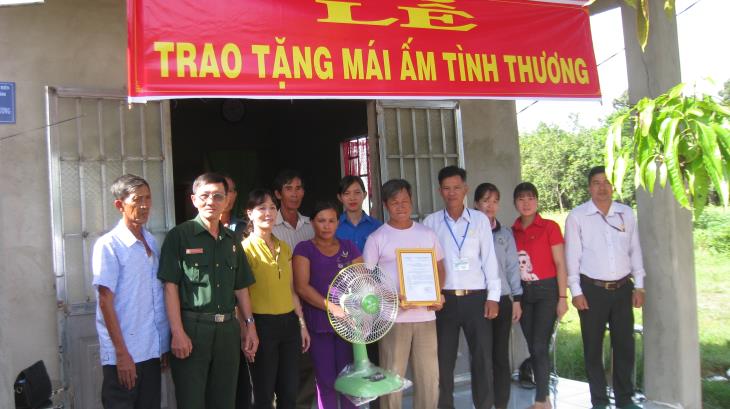 Đài tiếng nói nhân dân Thành phố Hồ Chí Minh tặng 