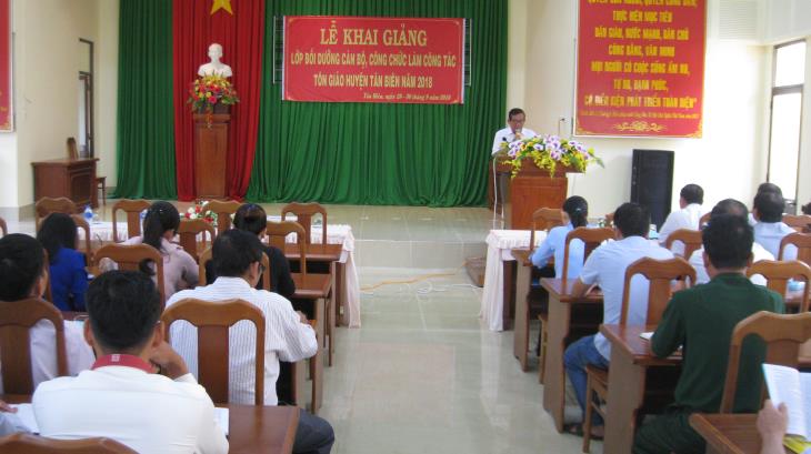  Bồi dưỡng công tác tôn giáo và quản lý nhà nước về tôn giáo tại huyện Tân Biên