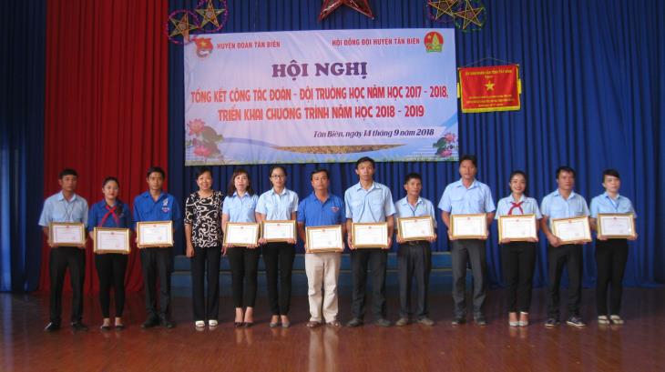 Tân Biên: Tổng kết công tác đoàn – Đội trường học năm học 2017-2018