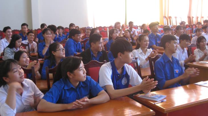 Tân Biên: Tập huấn công tác Đoàn và phong trào thanh niên khối trường học năm học 2018 – 2019