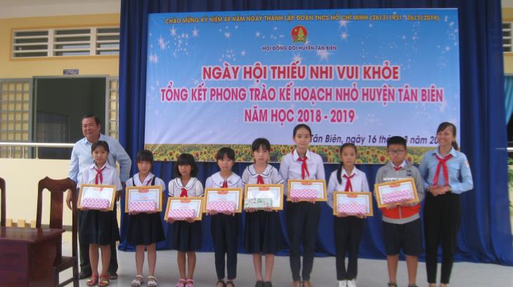  Tân Biên tổ chức Ngày hội thiếu nhi vui khỏe và tổng kết phong trào kế hoạch nhỏ năm học 2018-2019