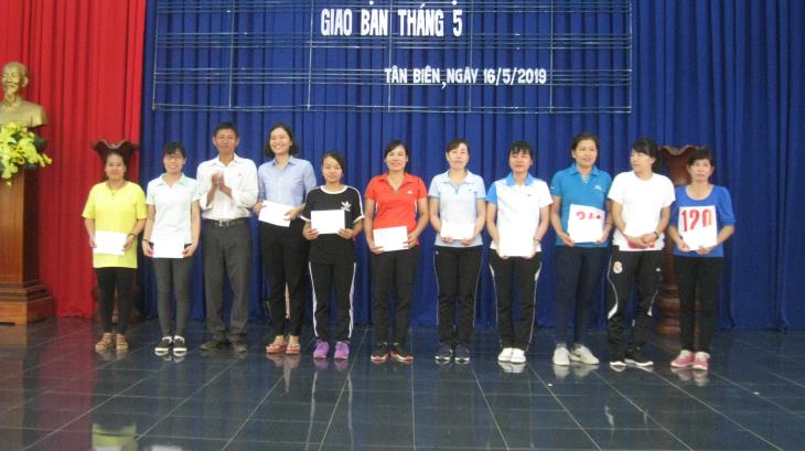 Liên đoàn Lao động huyện Tân Biên tổ chức chạy việt dã trong Công nhân viên chức - Lao động năm 2019.