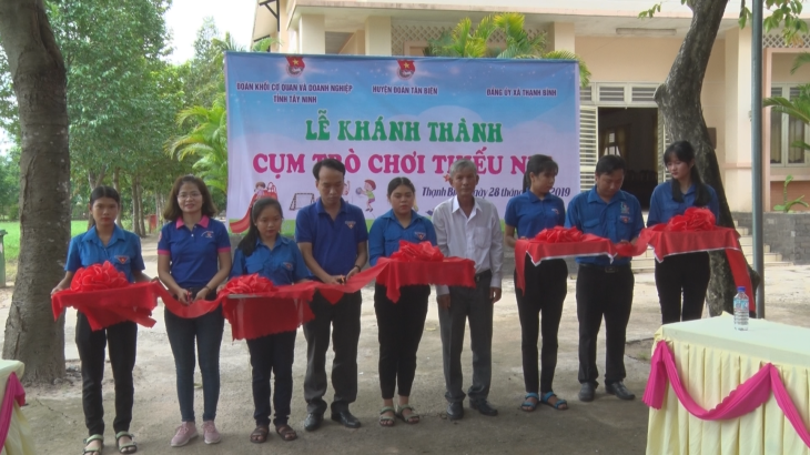 Đoàn thanh niên khối cơ quan và doanh nghiệp tỉnh Tây Ninh khánh thành cụm trò chơi miễn phí cho thiếu nhi xã Thạnh Bình