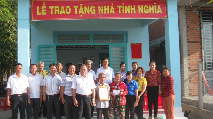 Công ty TNHH MTV Cao su 30-4 Tây Ninh tặng nhà tình nghĩa cho gia đình đối tượng chính sách huyện Tân Biên: