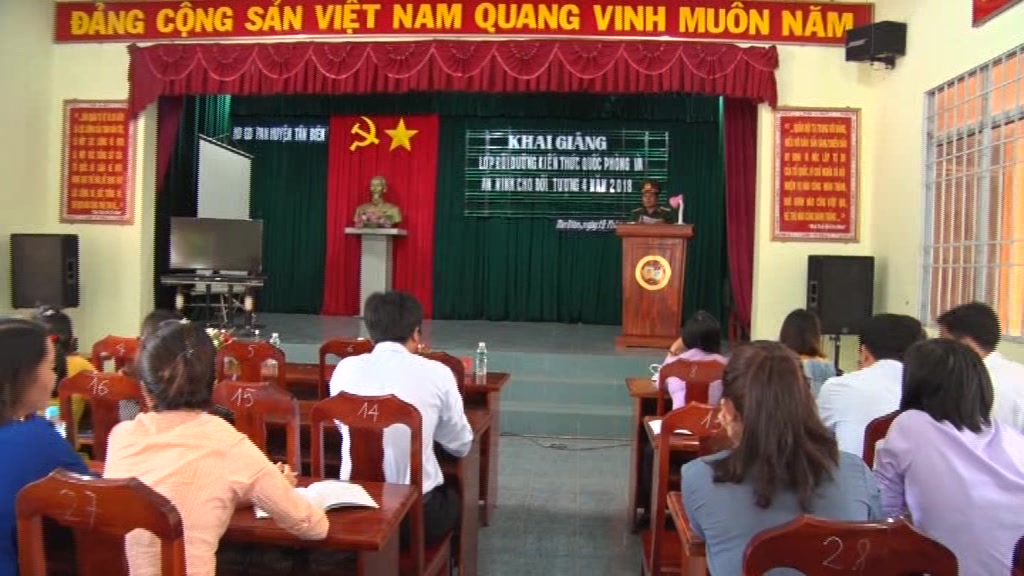 QUAN CẢNH LỚP LOP BOI DUONG KIEN THUC QPAN CHO DOI TUONG 4 NAM 2018.jpg