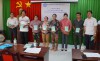 BHXH tỉnh trao tặng sổ Bảo hiểm xã hội tự nguyện cho người có hoàn cảnh khó khăn