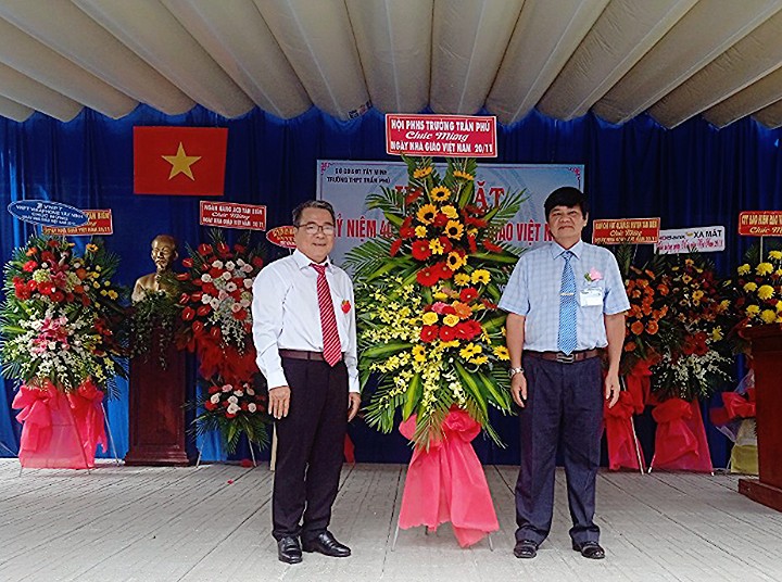 Trường THPT Trần Phú tổ chức kỷ niệm 40 năm ngày Nhà giáo Việt Nam
