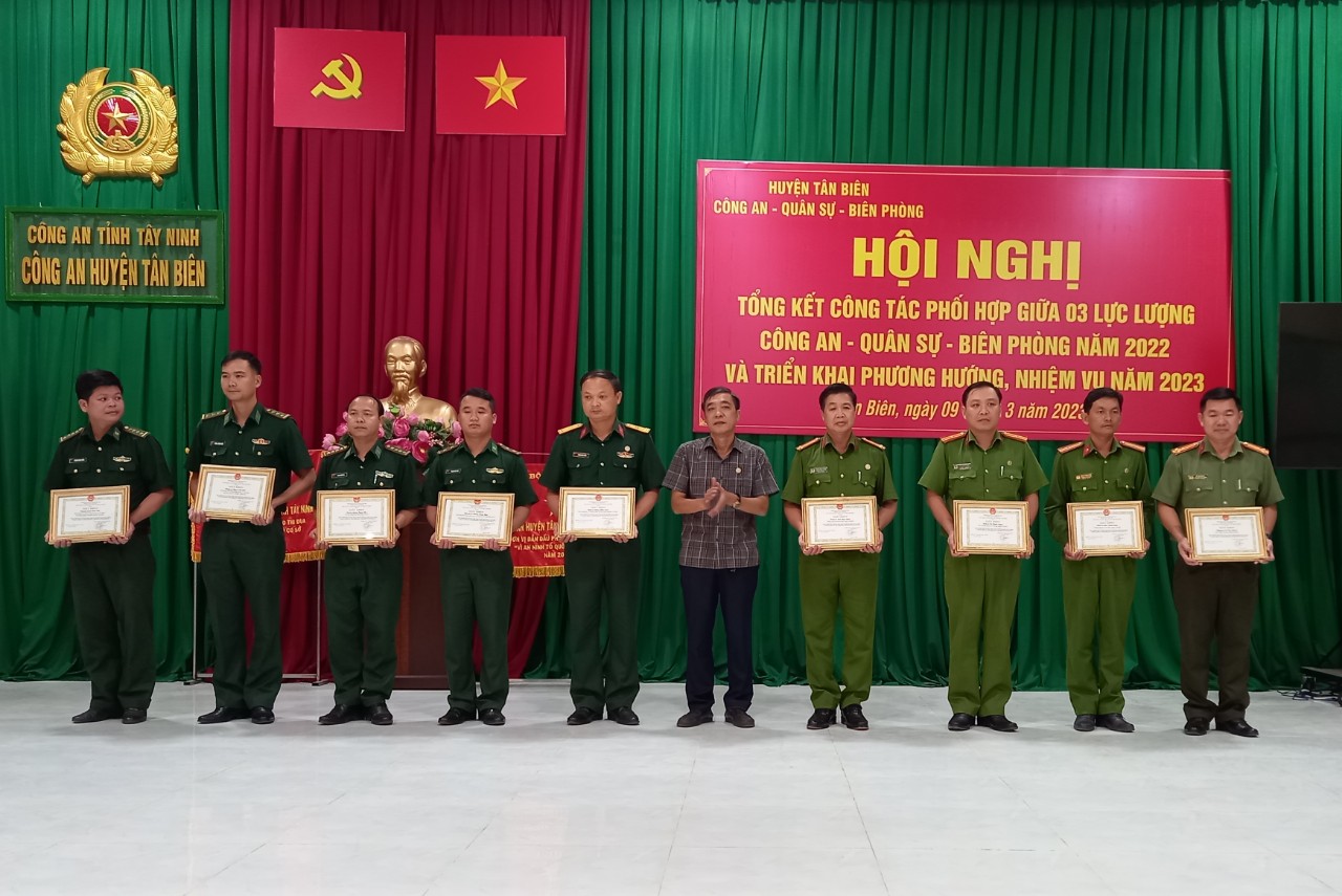 Tân Biên tổng kết công tác phối hợp giữa 03 lực lượng Công an - Quân sự - Biên phòng năm 2022