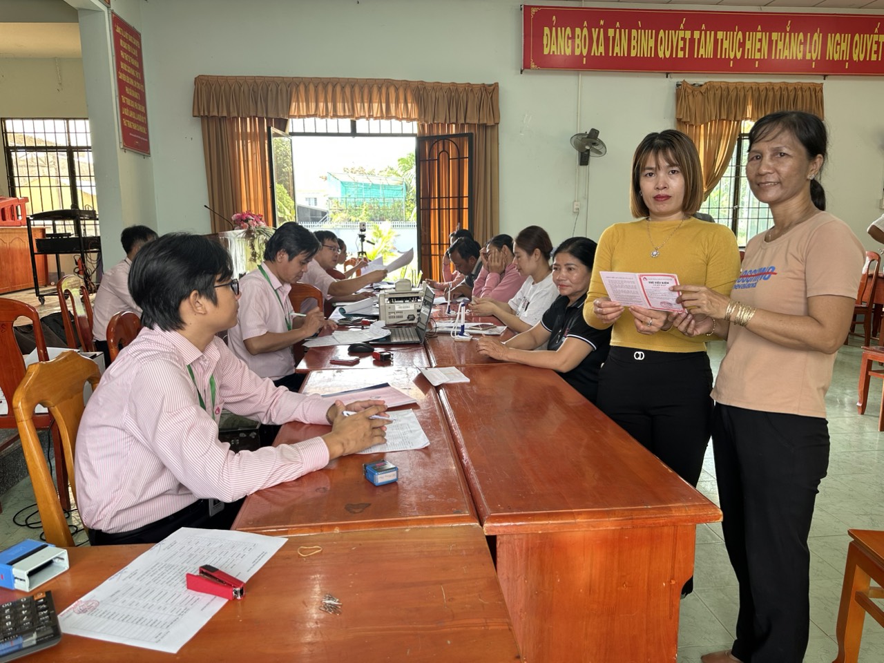 Bà Nguyễn Thị Thu Phượng - cán bộ tiêu biểu trong quản lý tín dụng  chính sách xã hội huyện Tân Biên
