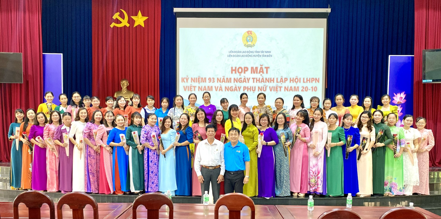 Tân Biên họp mặt kỷ niệm 93 năm ngày thành lập Hội LHPN Việt Nam và ngày Phụ nữ Việt Nam 20.10