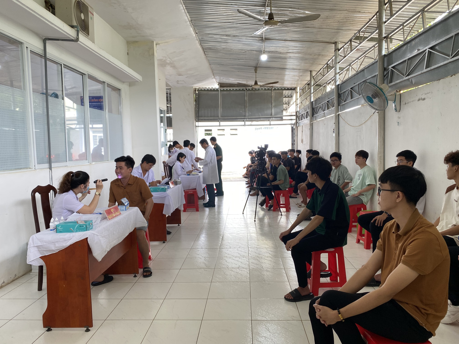 Tân Biên: Tổ chức khám sức khoẻ cho 685 công dân trong độ tuổi thi hành nghĩa vụ quân sự