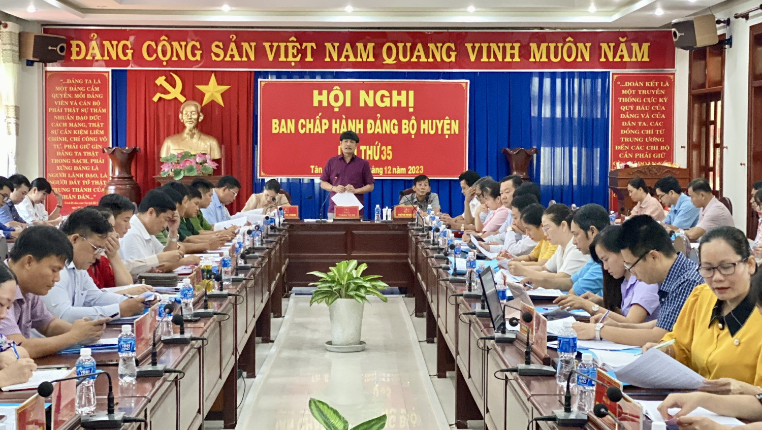Tân Biên Ban chấp hành đảng bộ huyện tổ chức kỳ họp lần thứ 35