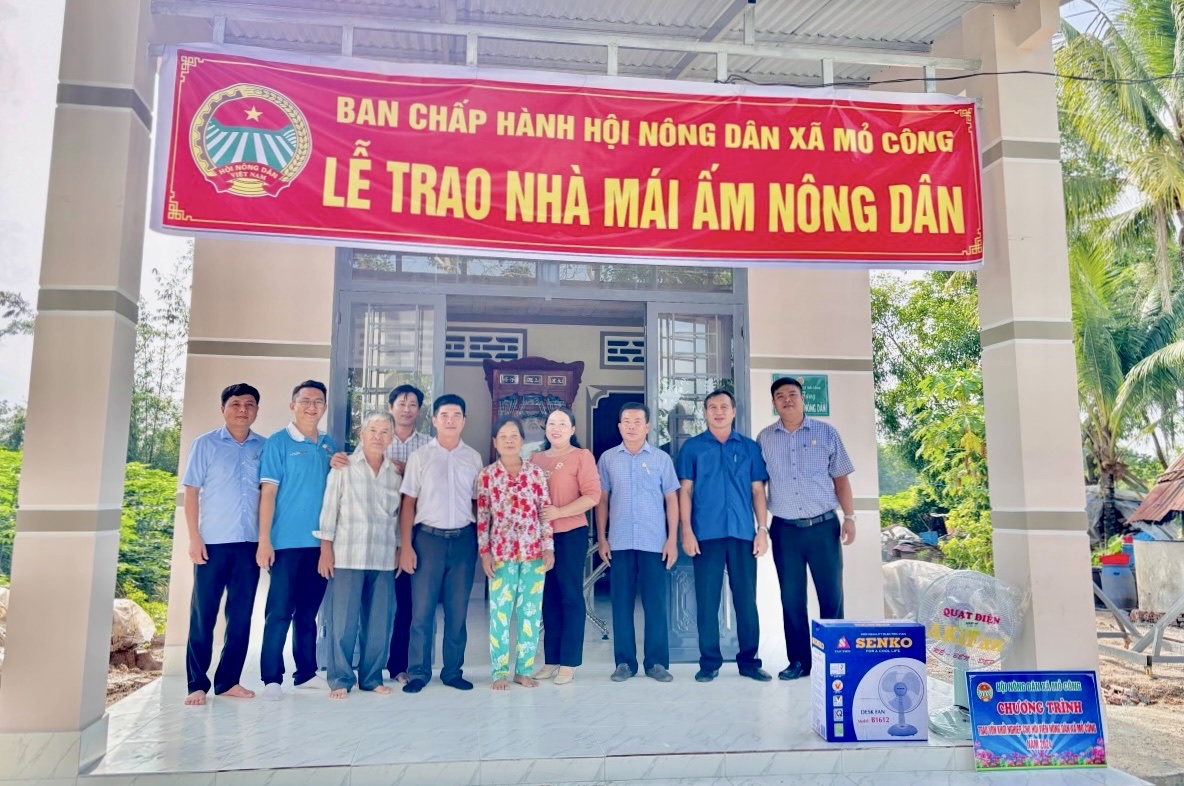 Tân Biên Trao nhà “Mái ấm Nông dân” cho hội viên xã Mỏ Công