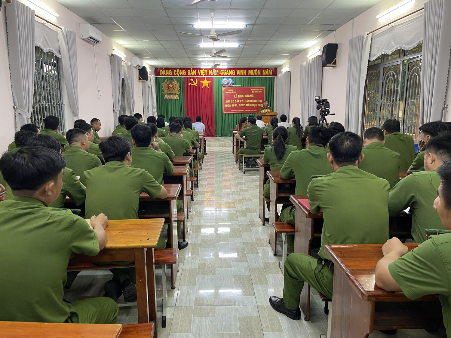 Tân Biên Khai giảng lớp sơ cấp Lý luận Chính trị tại Trại giam Cây Cầy