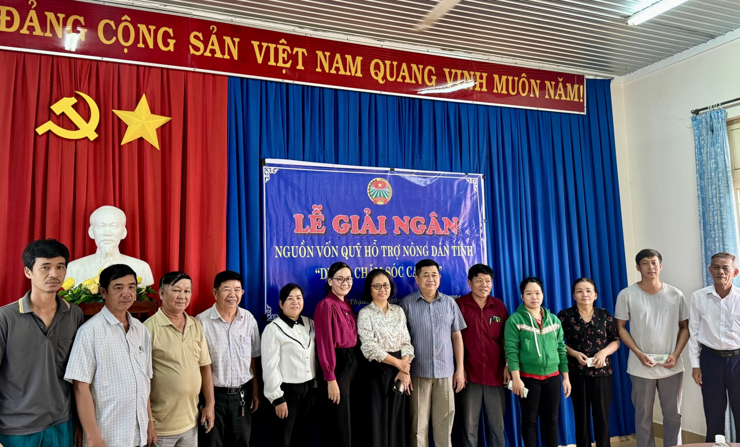 Hội Nông dân xã Thạnh Tây (huyện Tân Biên): Giải ngân 300.000.000 đồng thực hiện dự án “Chăm sóc cây cao su”