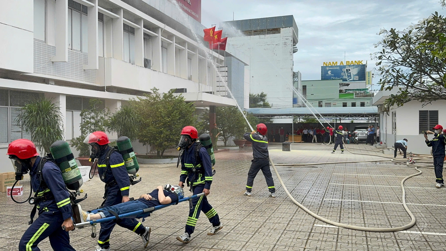 Thực tập phương án phòng cháy chữa cháy và cứu nạn, cứu hộ tại chi nhánh Ngân hàng Nông nghiệp và Phát triển Nông thôn Tân Biên