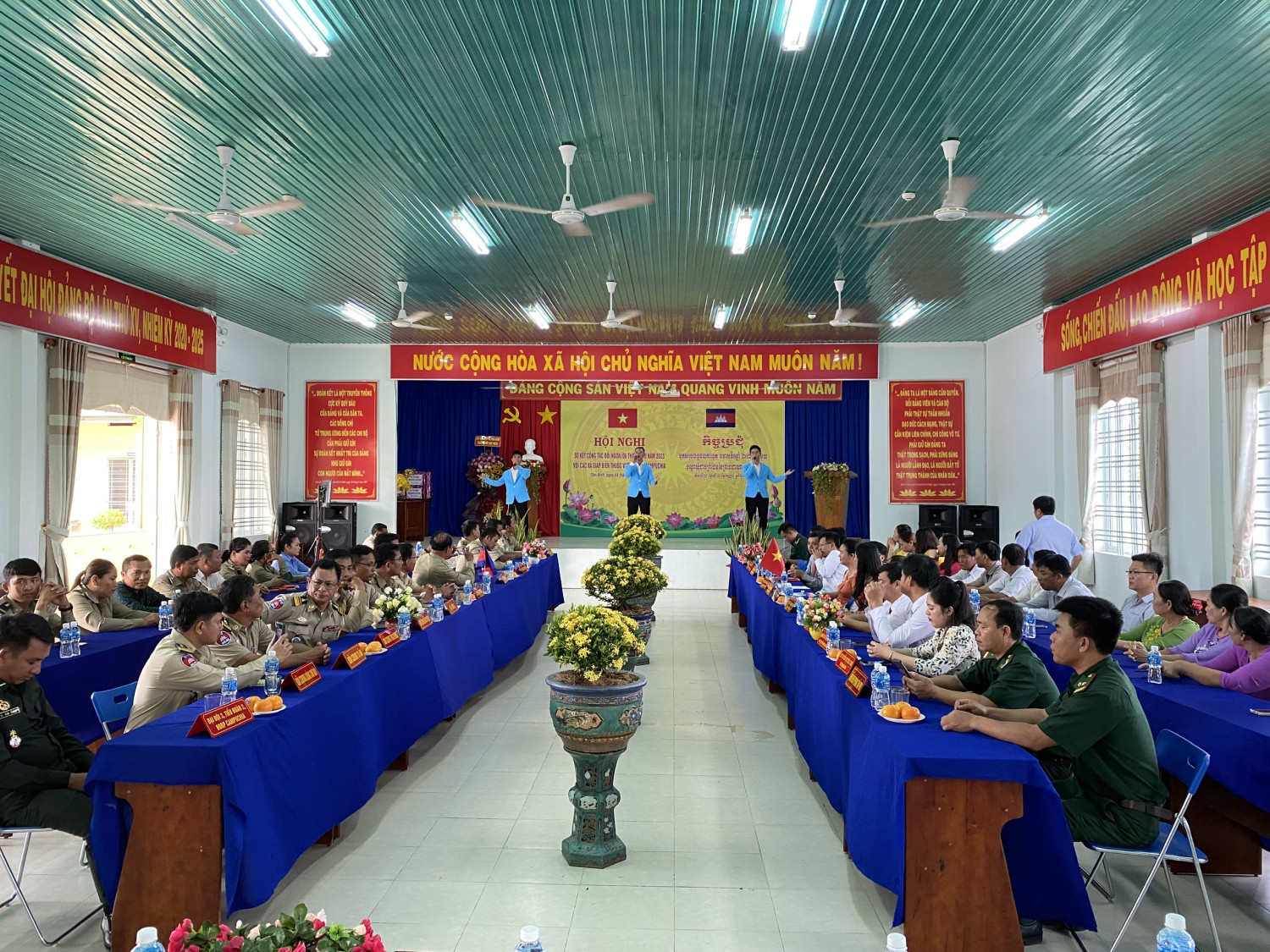 Xã Tân Bình huyện Tân Biên sơ kết công tác đối ngoại 6 tháng năm 2023 với 3 xã giáp biên Vương quốc Camphuchia