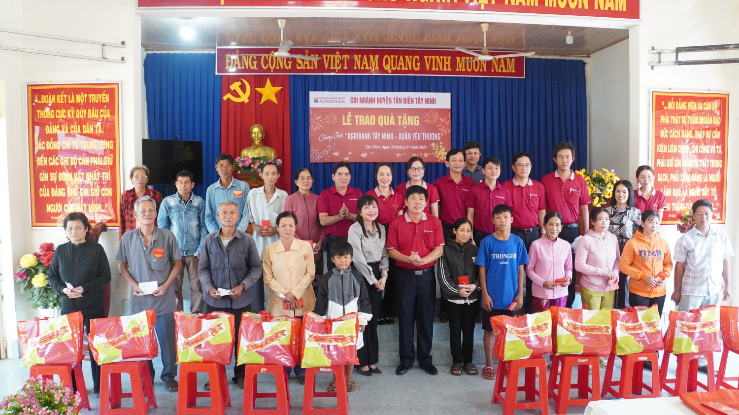 Agribank chi nhánh Tân Biên tổ chức Chương trình “Agribank Tây Ninh – Xuân yêu thương”